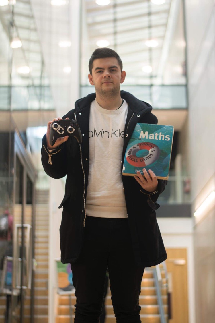 Ireland’s Number One FIFA Player Sets His Sights On Gaming Stardom After Earning His&nbsp;Degree